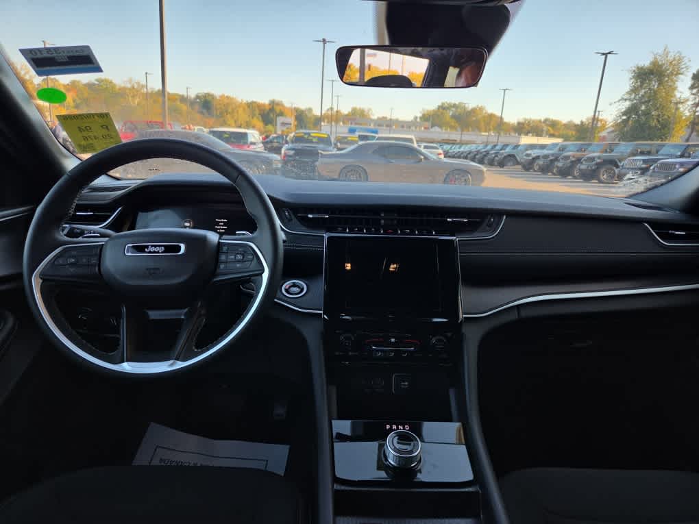 2025 Jeep Grand Cherokee L Laredo X 4x4