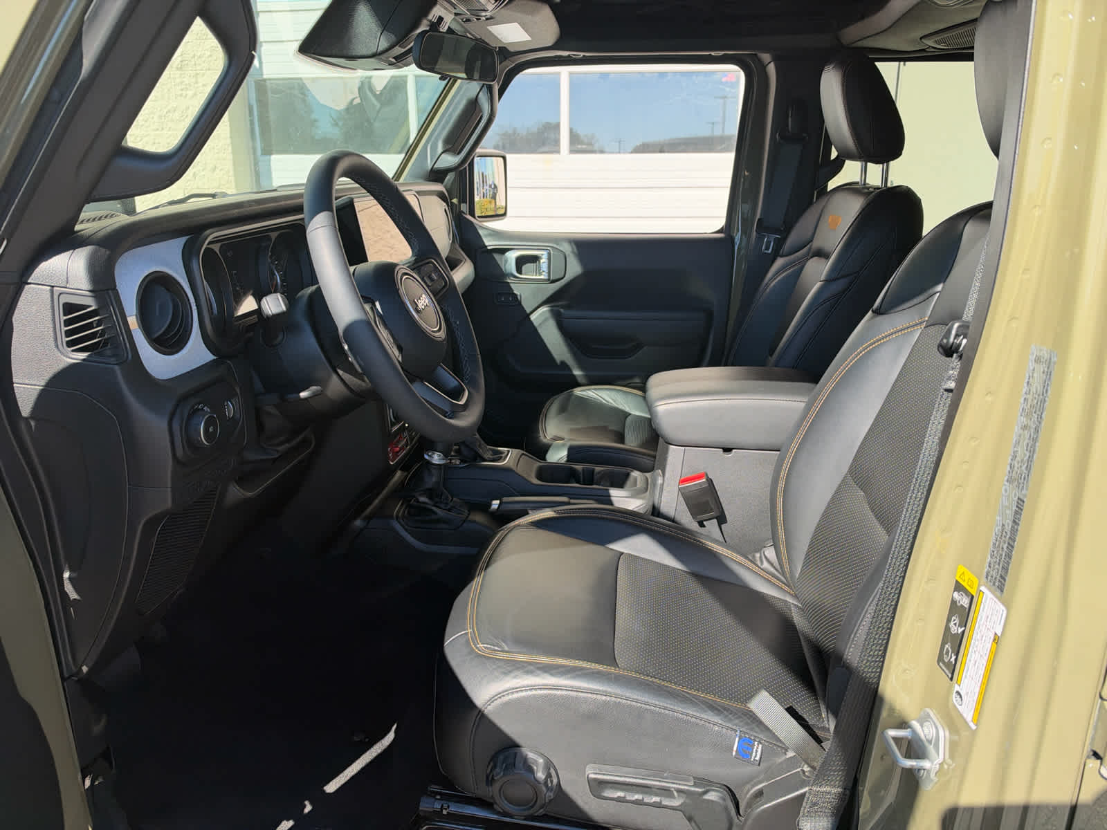 2025 Jeep Wrangler 4-Door Willys 4x4