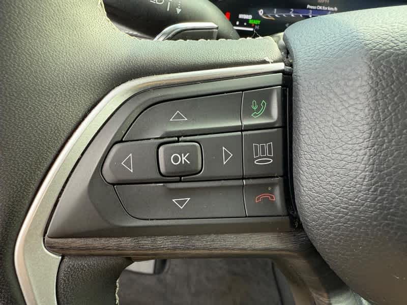 2023 Jeep Grand Cherokee Base