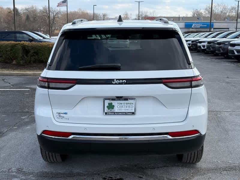2023 Jeep Grand Cherokee Base