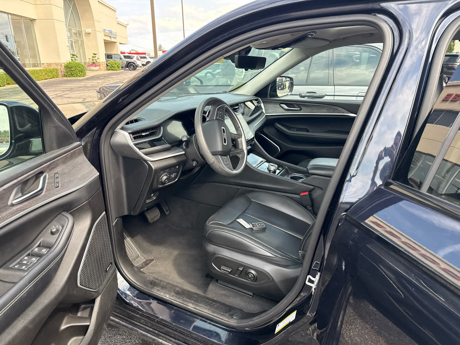2023 Jeep Grand Cherokee 30th Anniversary