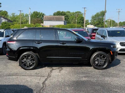 2023 Jeep Grand Cherokee 30th Anniversary