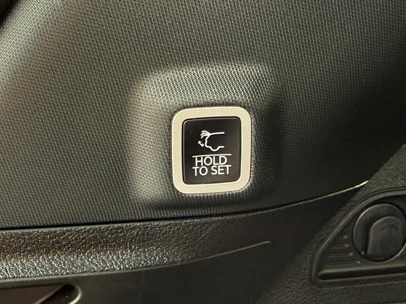 2024 Jeep Grand Cherokee Anniversary Edition