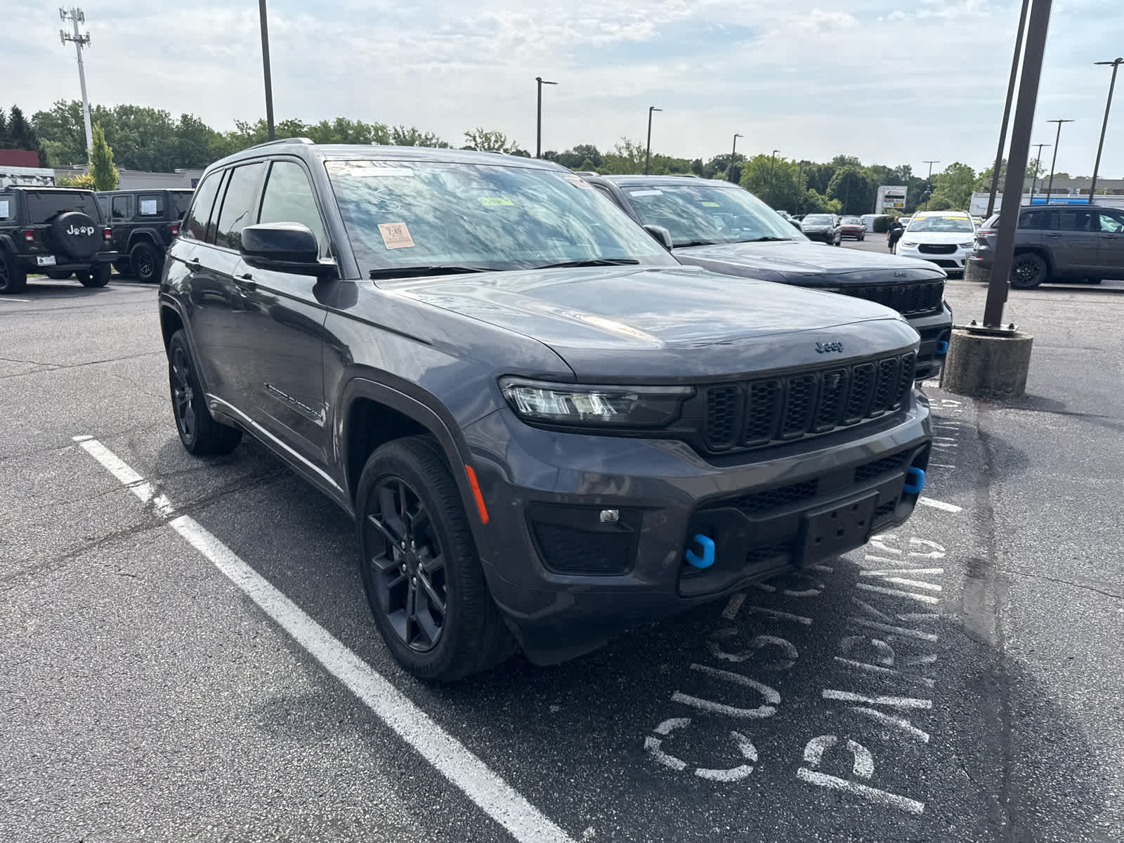 2024 Jeep Grand Cherokee Anniversary Edition