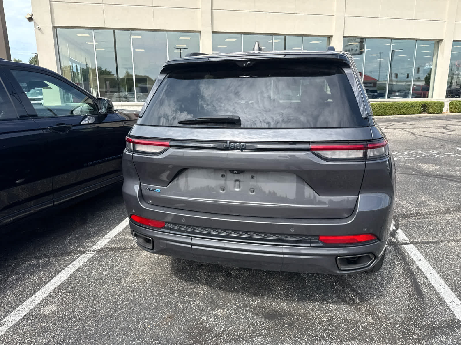 2024 Jeep Grand Cherokee Anniversary Edition
