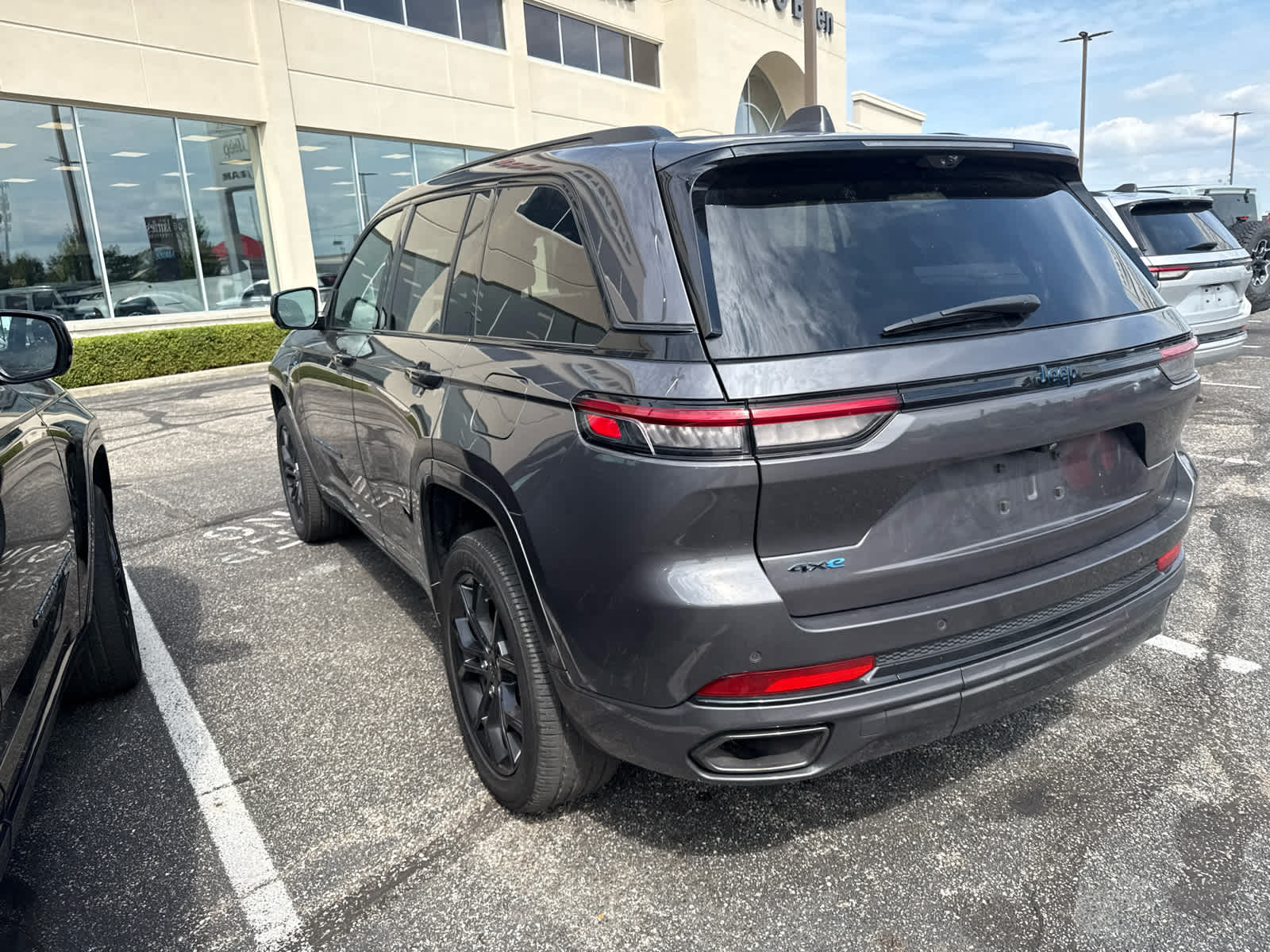 2024 Jeep Grand Cherokee Anniversary Edition