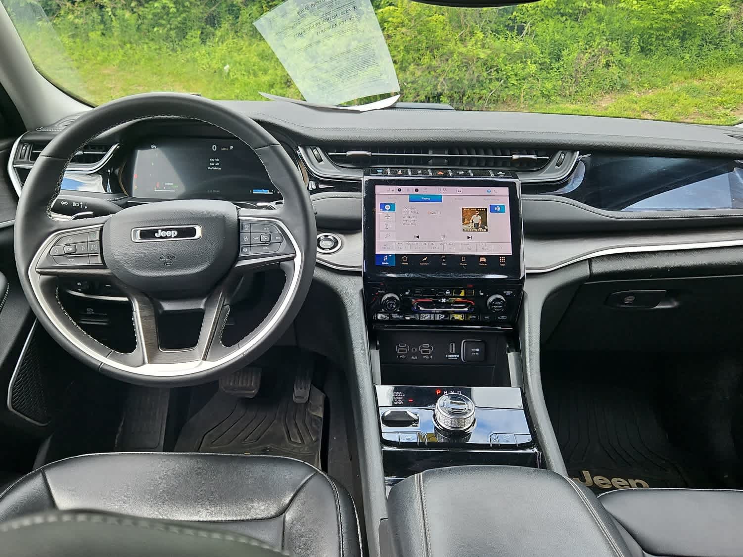 2023 Jeep Grand Cherokee Base
