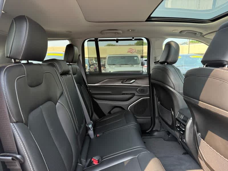 2024 Jeep Grand Cherokee Anniversary Edition