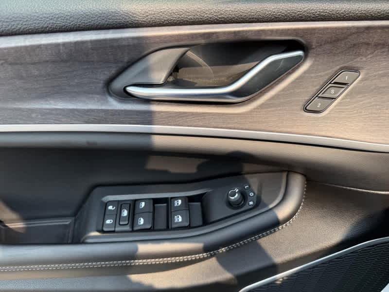 2024 Jeep Grand Cherokee Anniversary Edition