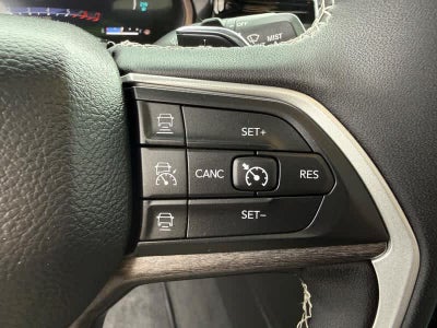 2023 Jeep Grand Cherokee Base