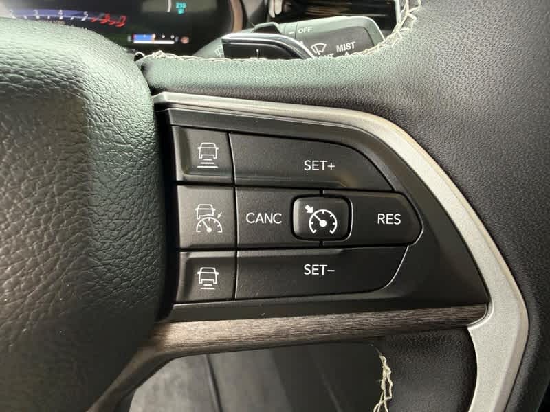 2023 Jeep Grand Cherokee Base