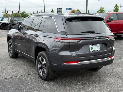 2023 Jeep Grand Cherokee Base
