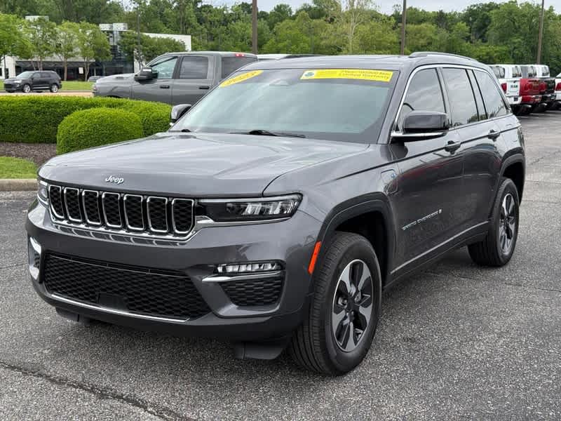 2023 Jeep Grand Cherokee Base