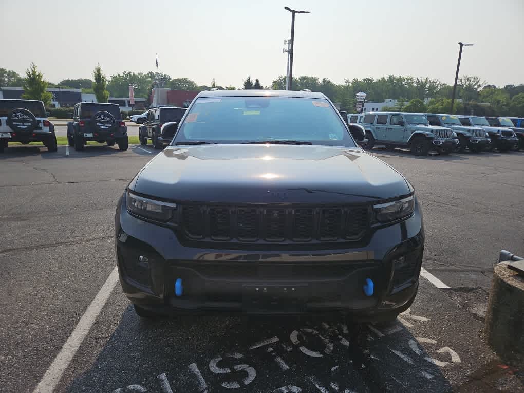 2024 Jeep Grand Cherokee Anniversary Edition