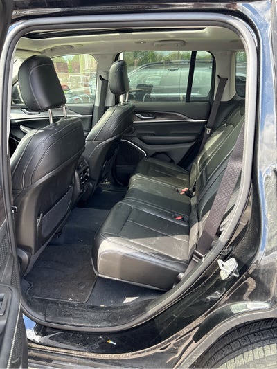 2023 Jeep Grand Cherokee Base