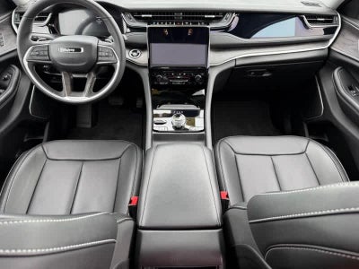 2023 Jeep Grand Cherokee Base