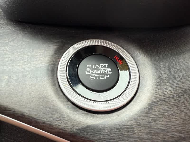 2023 Jeep Grand Cherokee Base