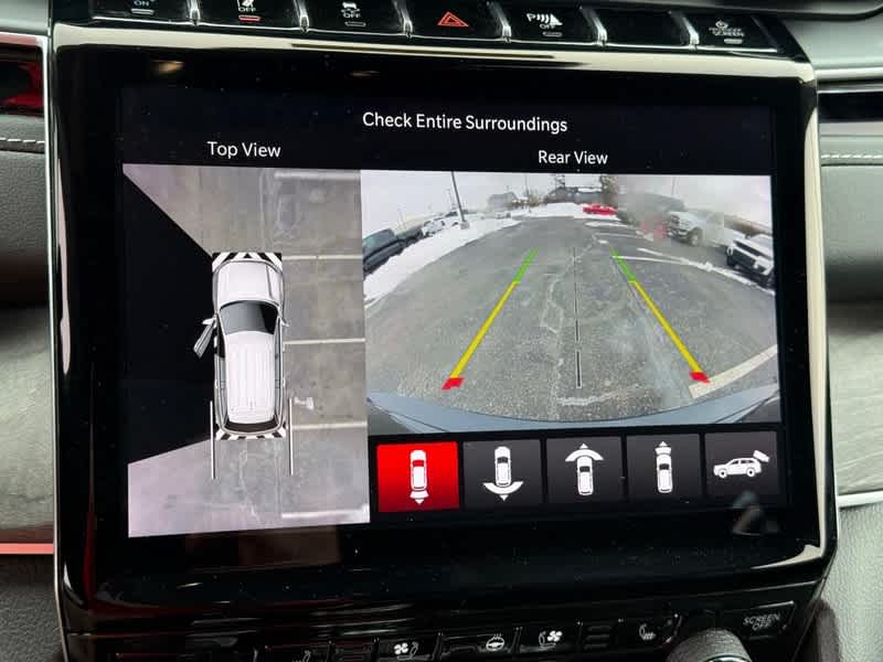 2023 Jeep Grand Cherokee Base