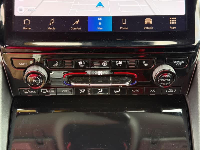 2023 Jeep Grand Cherokee Base