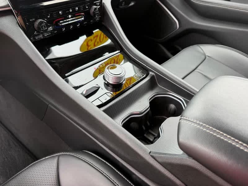 2023 Jeep Grand Cherokee Base