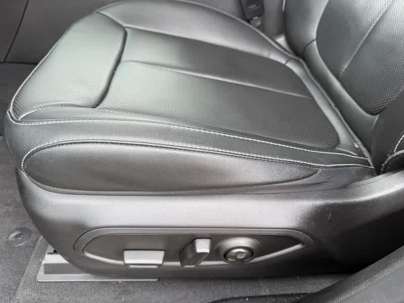 2023 Jeep Grand Cherokee Base