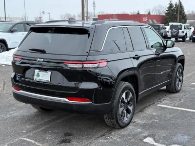 2023 Jeep Grand Cherokee Base