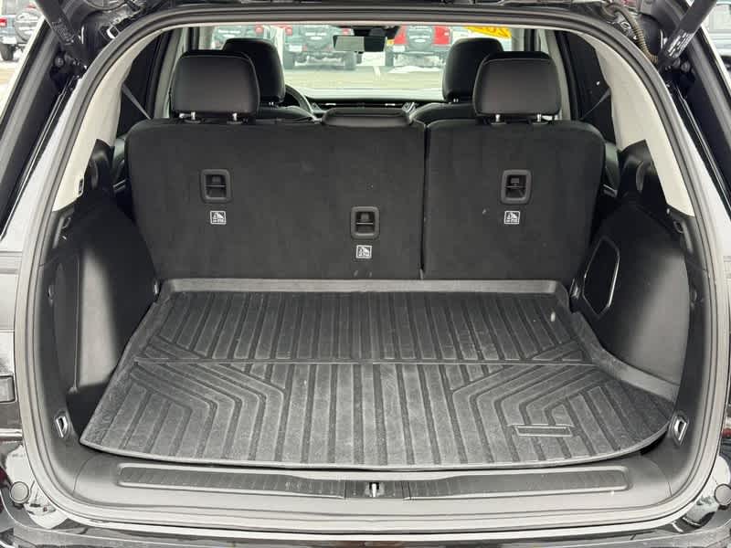 2023 Jeep Grand Cherokee Base