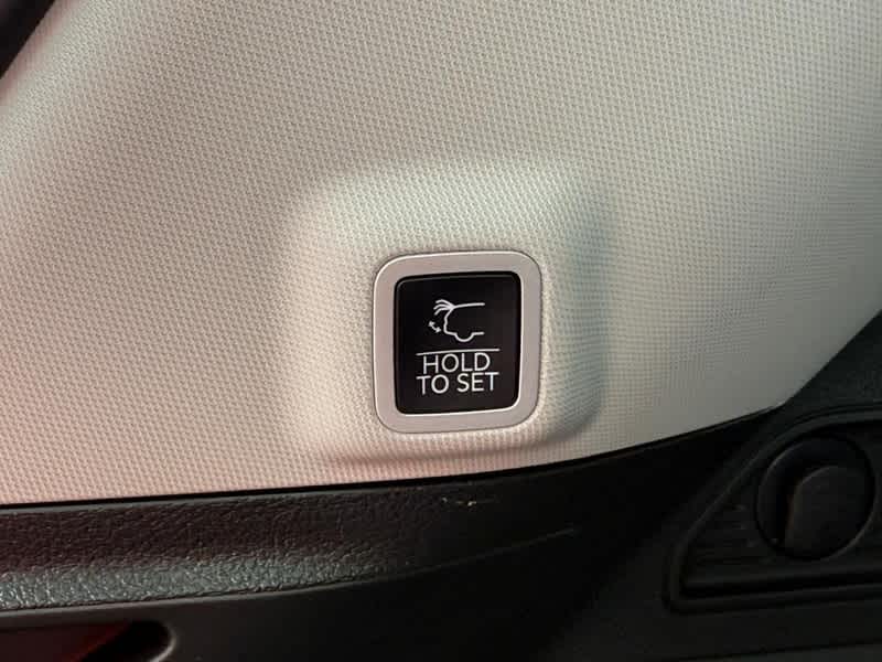 2023 Jeep Grand Cherokee Base