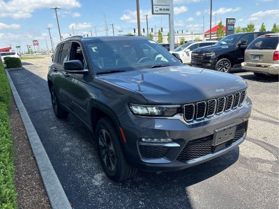 2024 Jeep Grand Cherokee Base