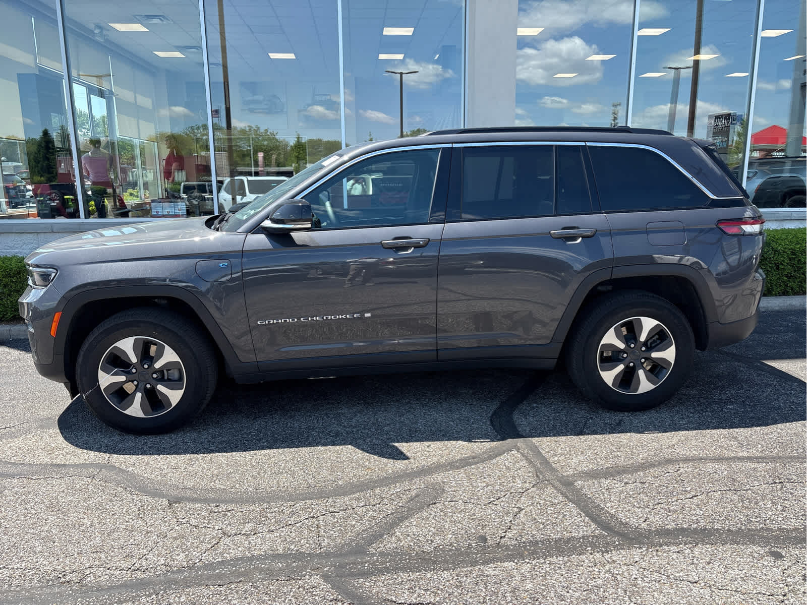 2024 Jeep Grand Cherokee Base