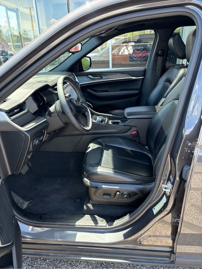 2024 Jeep Grand Cherokee Base