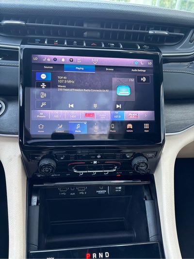 2023 Jeep Grand Cherokee Base