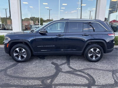 2023 Jeep Grand Cherokee Base