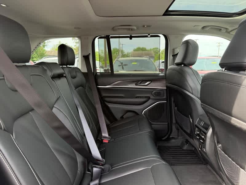 2024 Jeep Grand Cherokee Base