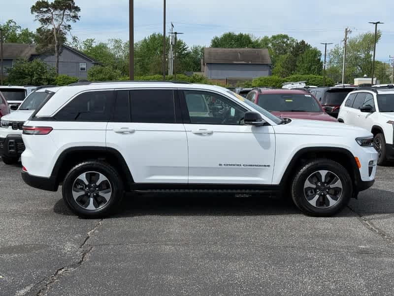 2024 Jeep Grand Cherokee Base
