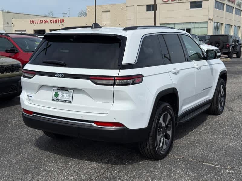 2024 Jeep Grand Cherokee Base