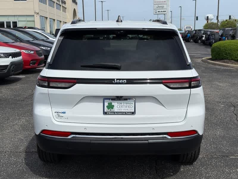 2024 Jeep Grand Cherokee Base