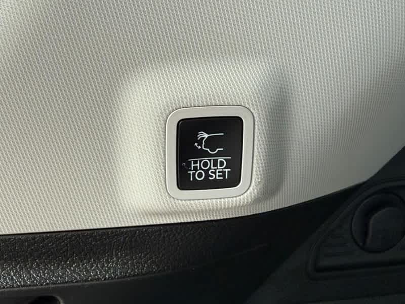 2024 Jeep Grand Cherokee Base
