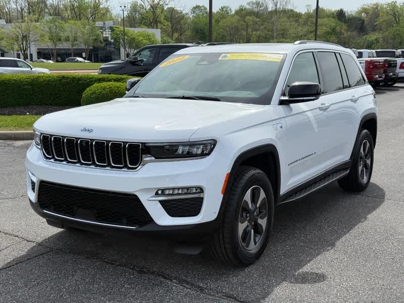 2024 Jeep Grand Cherokee Base