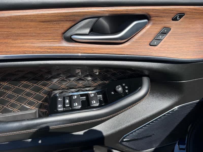 2023 Jeep Grand Cherokee Summit