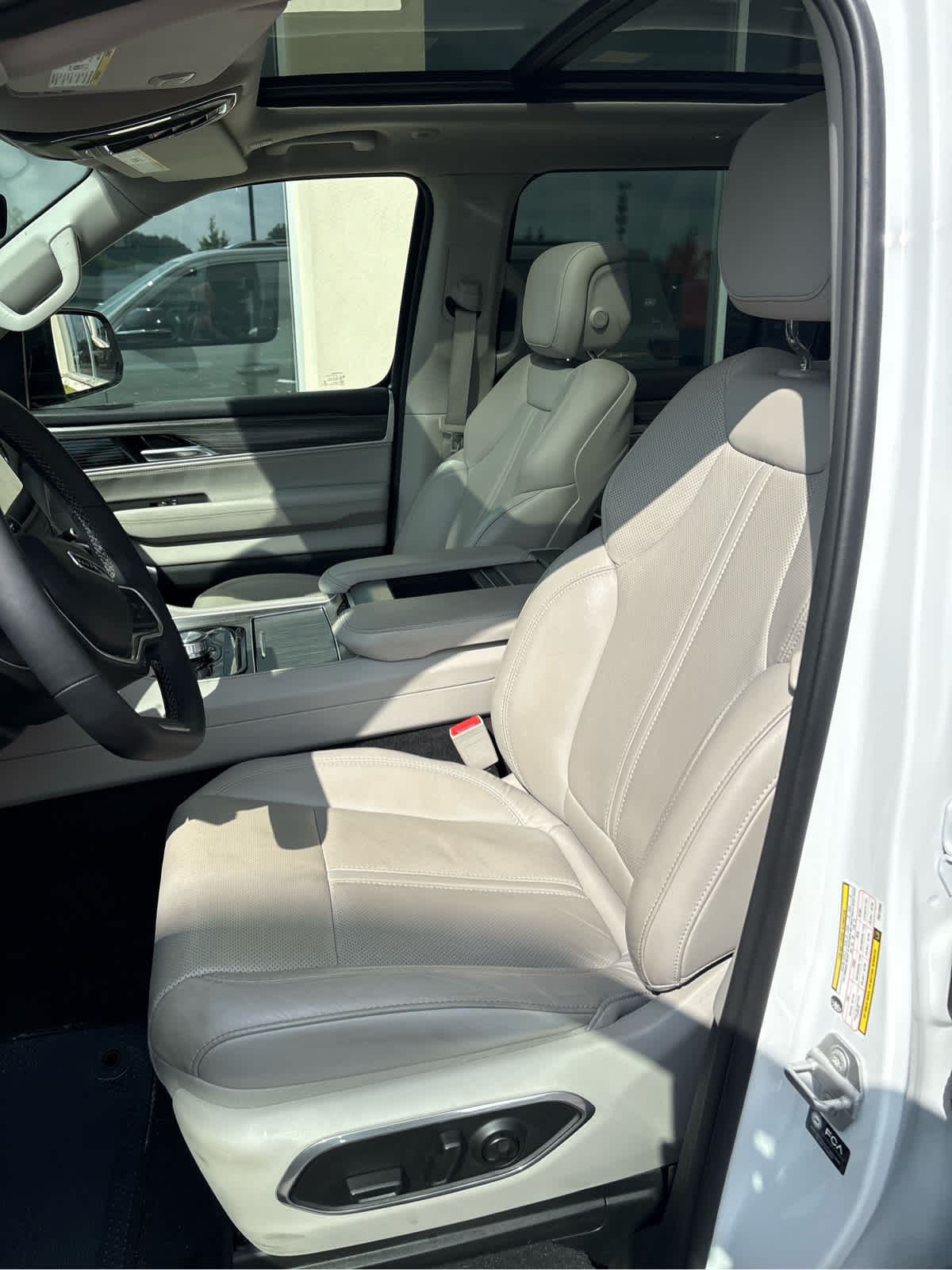 2023 Jeep Wagoneer L Series II