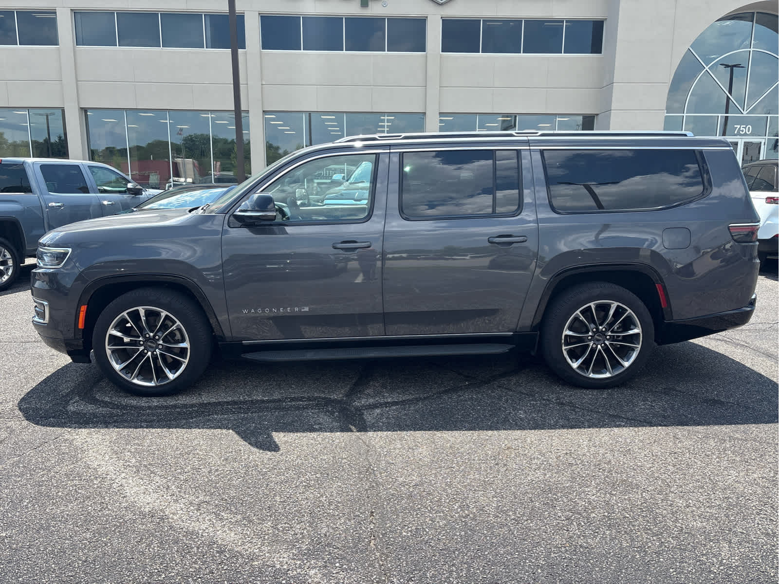 2023 Jeep Wagoneer L Series II