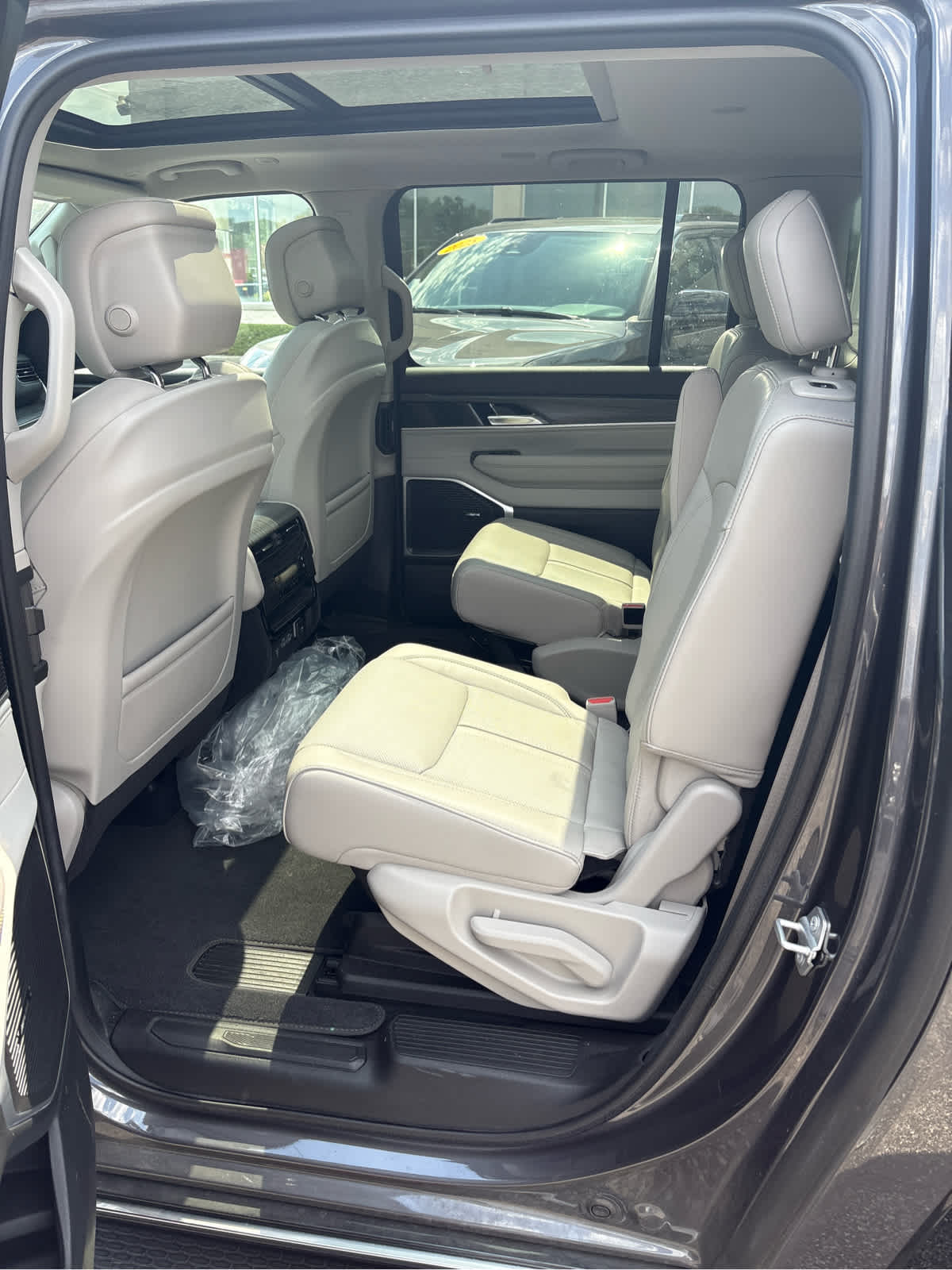 2023 Jeep Wagoneer L Series II