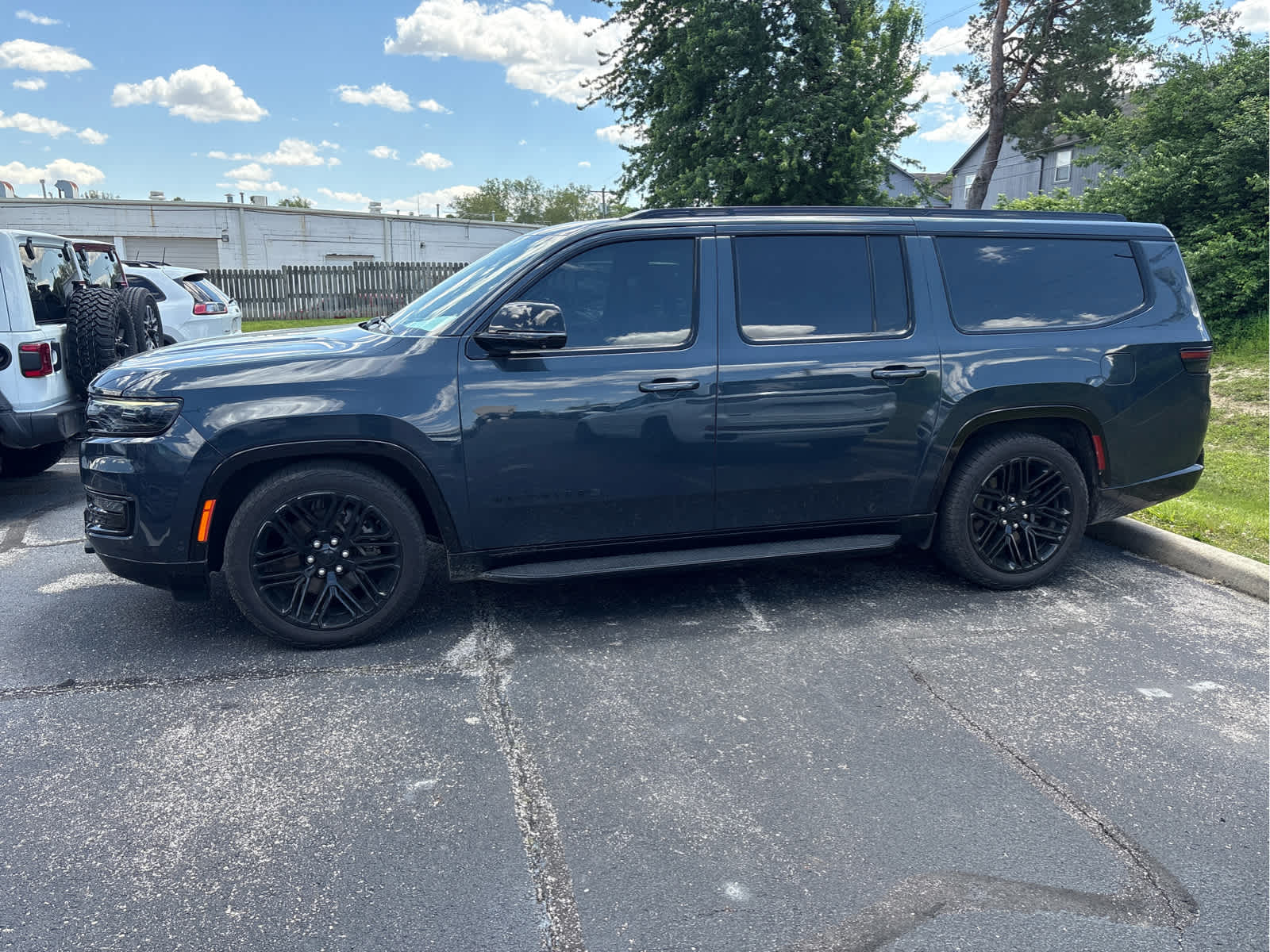 2023 Jeep Wagoneer L Series II Carbide