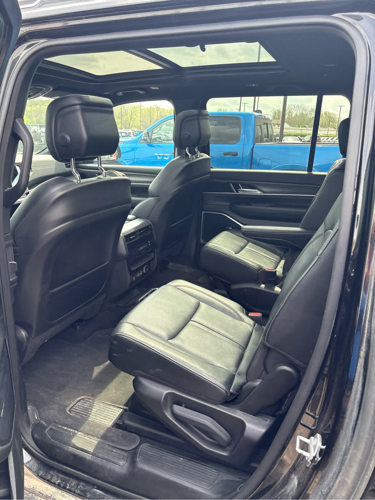 2023 Jeep Wagoneer L Series II