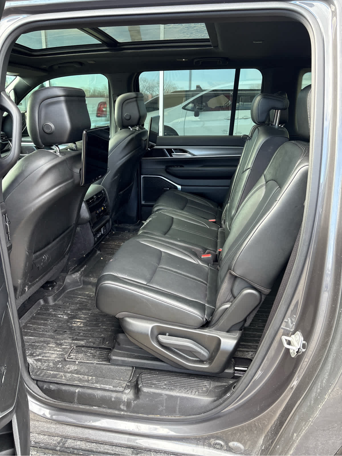 2023 Jeep Wagoneer L Series II Carbide