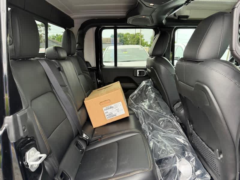 2025 Jeep Gladiator Sport S