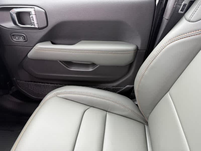 2025 Jeep Gladiator Mojave X