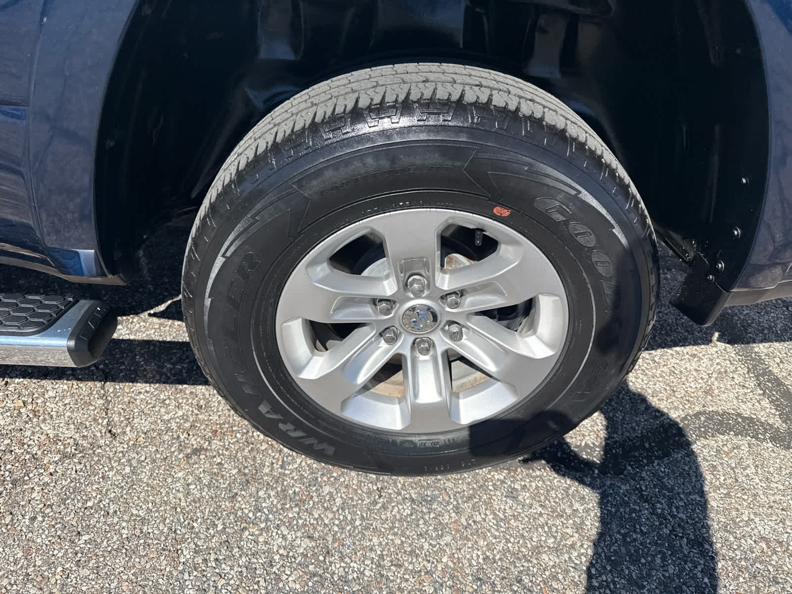 2022 RAM 1500 Laramie Crew Cab 4x4 5'7' Box