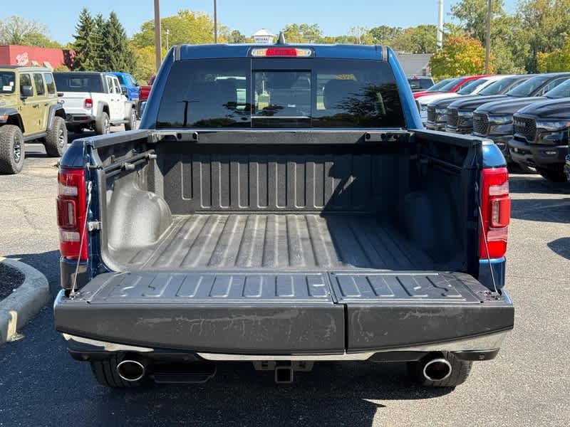 2022 RAM 1500 Laramie Crew Cab 4x4 5'7' Box